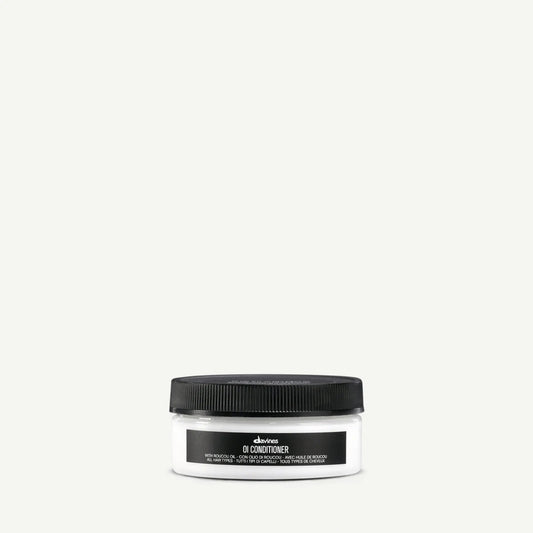 Davines OI Conditioner – Softening and shine-enhancing hair care